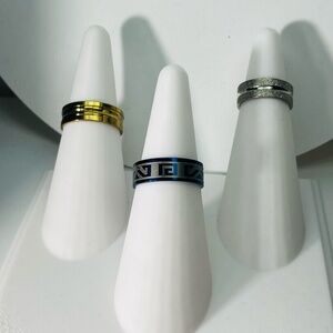 Jewelry Display with Three Rings New